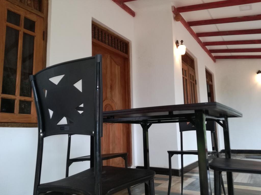 Danara Homestay Sigirîya Extérieur photo