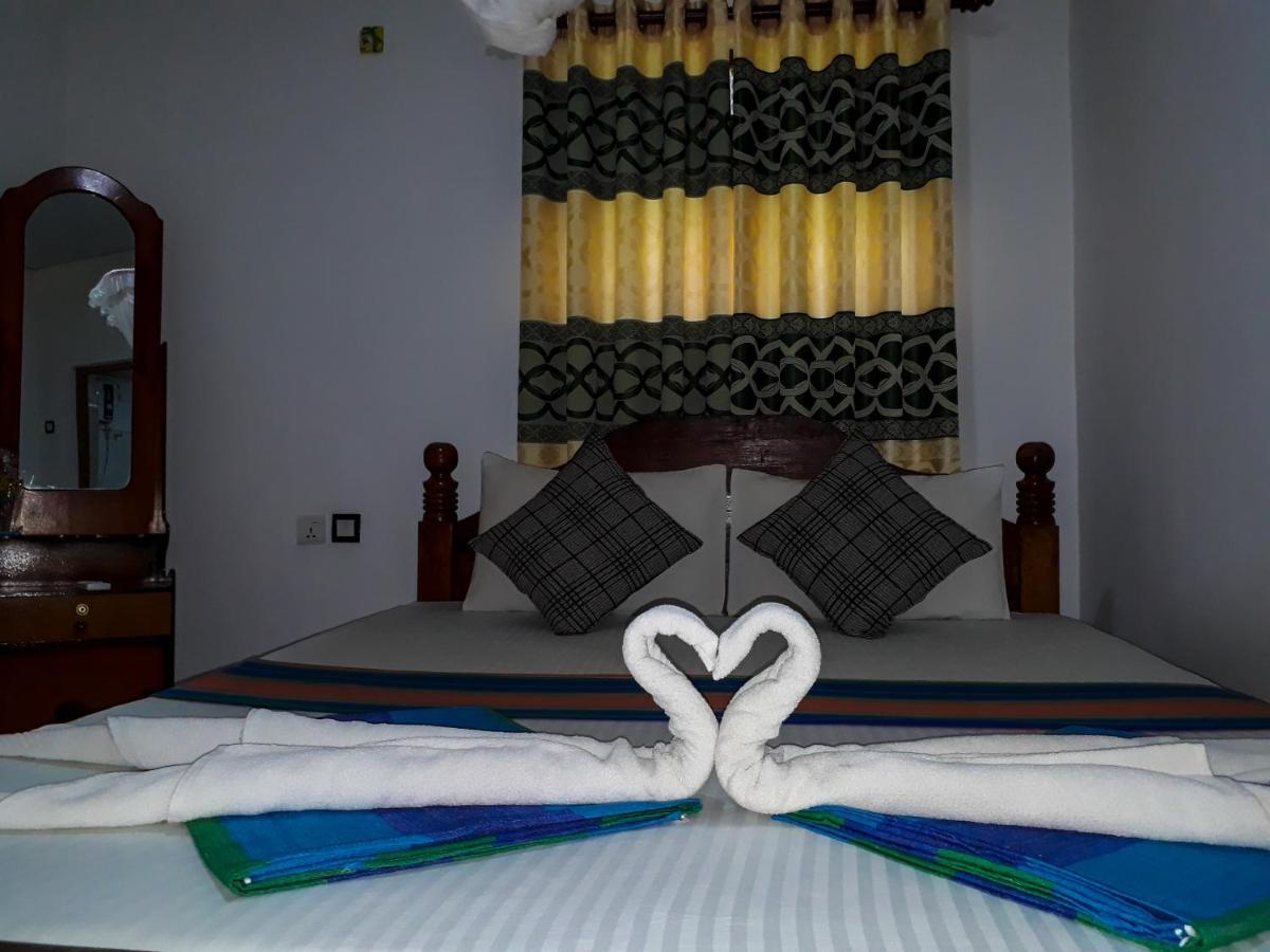 Danara Homestay Sigirîya Extérieur photo